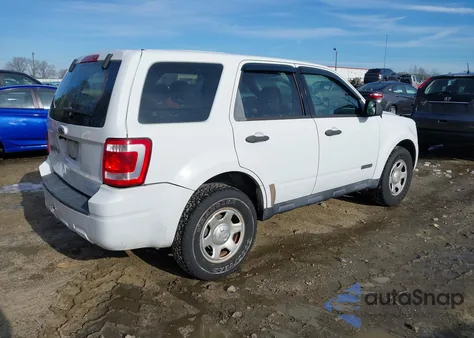 2008 Ford Escape Xls/Xls Manual z USA, uszkodzony, nr VIN 1FMCU02Z08KC97540
